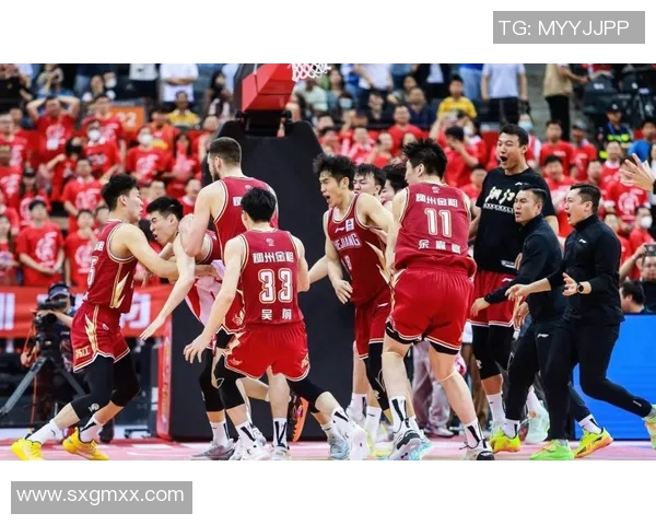 广厦与山东激战常规赛争夺季后赛席位的关键对决即将上演